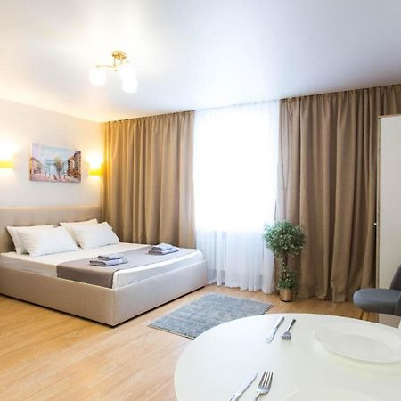 Apartment In The City Center - Gimnasiyna Naberezhna 24A-1 คาร์คิฟ ภายนอก รูปภาพ