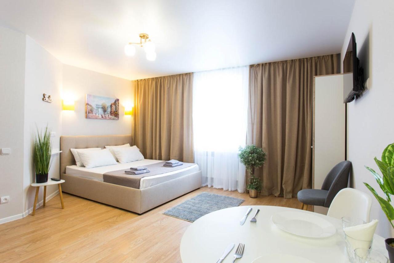 Apartment In The City Center - Gimnasiyna Naberezhna 24A-1 คาร์คิฟ ภายนอก รูปภาพ