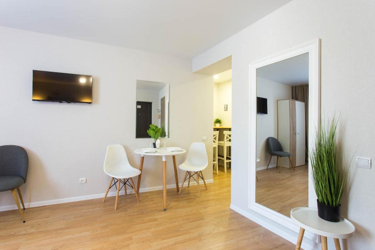 Apartment In The City Center - Gimnasiyna Naberezhna 24A-1 คาร์คิฟ ภายนอก รูปภาพ