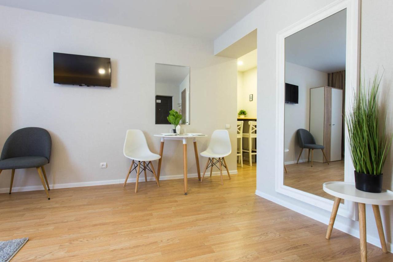 Apartment In The City Center - Gimnasiyna Naberezhna 24A-1 คาร์คิฟ ภายนอก รูปภาพ