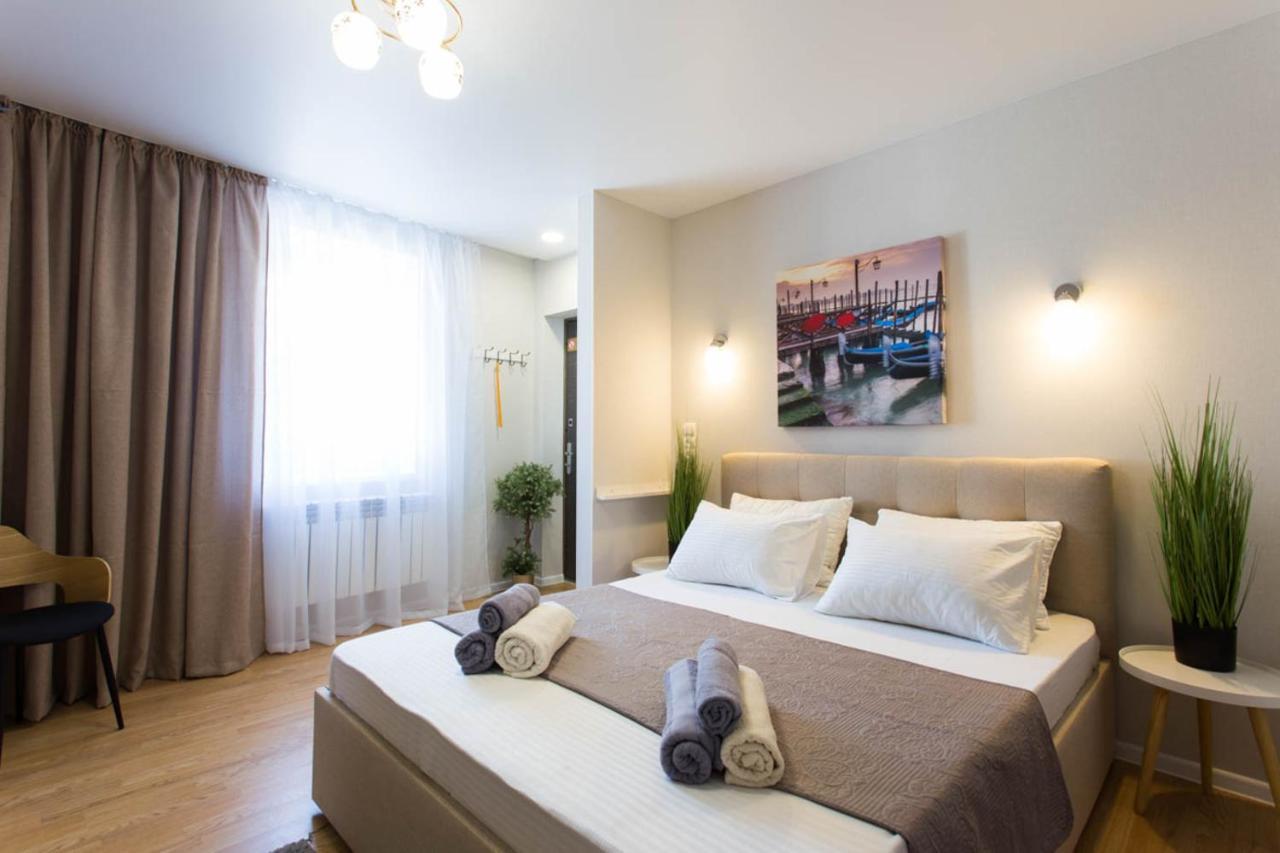 Apartment In The City Center - Gimnasiyna Naberezhna 24A-1 คาร์คิฟ ภายนอก รูปภาพ