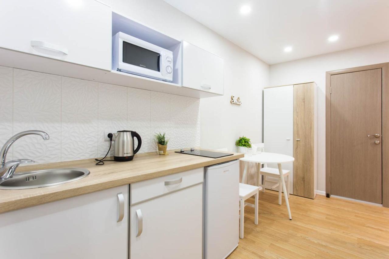 Apartment In The City Center - Gimnasiyna Naberezhna 24A-1 คาร์คิฟ ภายนอก รูปภาพ