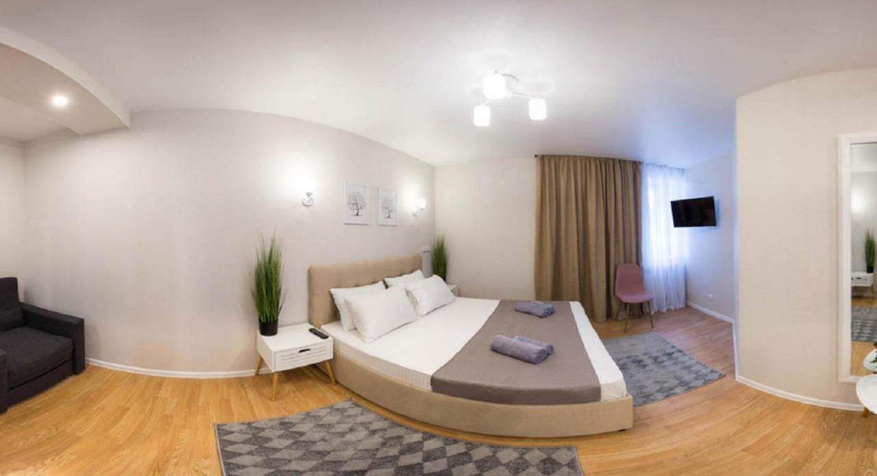 Apartment In The City Center - Gimnasiyna Naberezhna 24A-1 คาร์คิฟ ภายนอก รูปภาพ