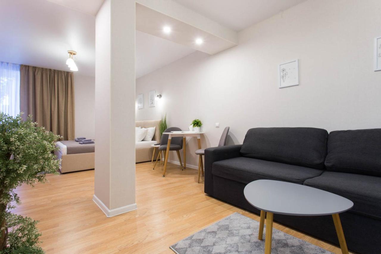 Apartment In The City Center - Gimnasiyna Naberezhna 24A-1 คาร์คิฟ ภายนอก รูปภาพ