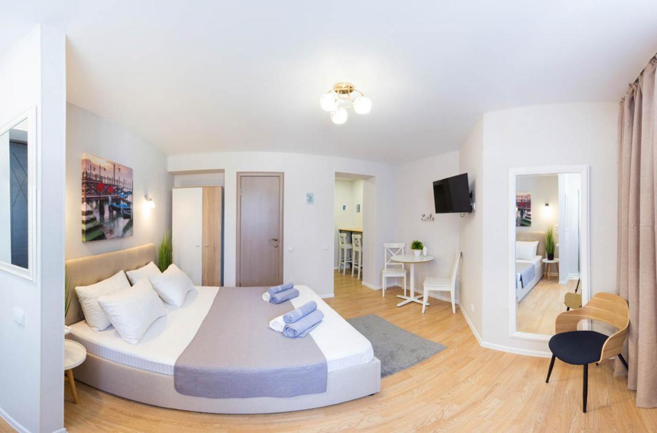 Apartment In The City Center - Gimnasiyna Naberezhna 24A-1 คาร์คิฟ ภายนอก รูปภาพ