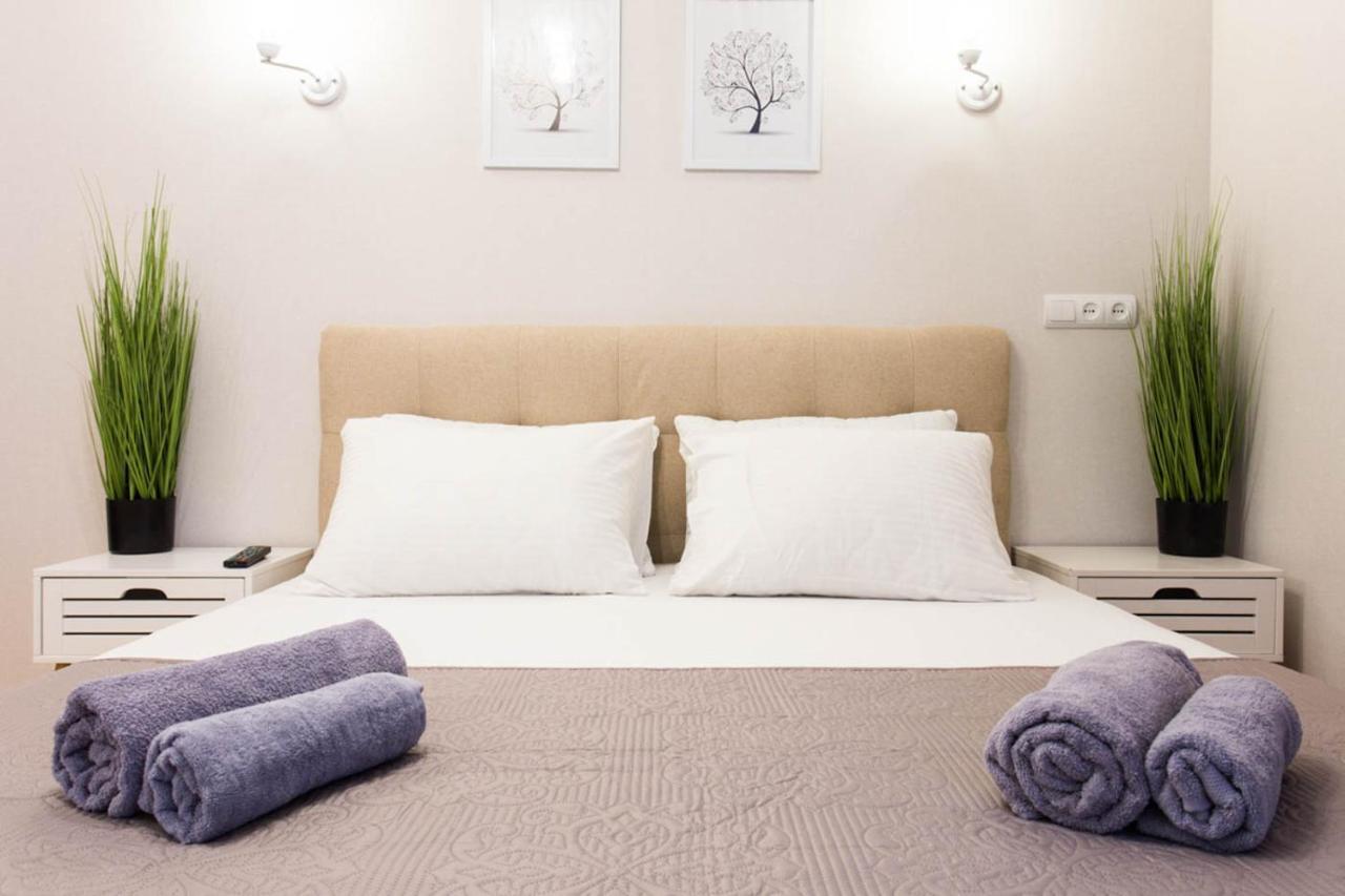 Apartment In The City Center - Gimnasiyna Naberezhna 24A-1 คาร์คิฟ ภายนอก รูปภาพ