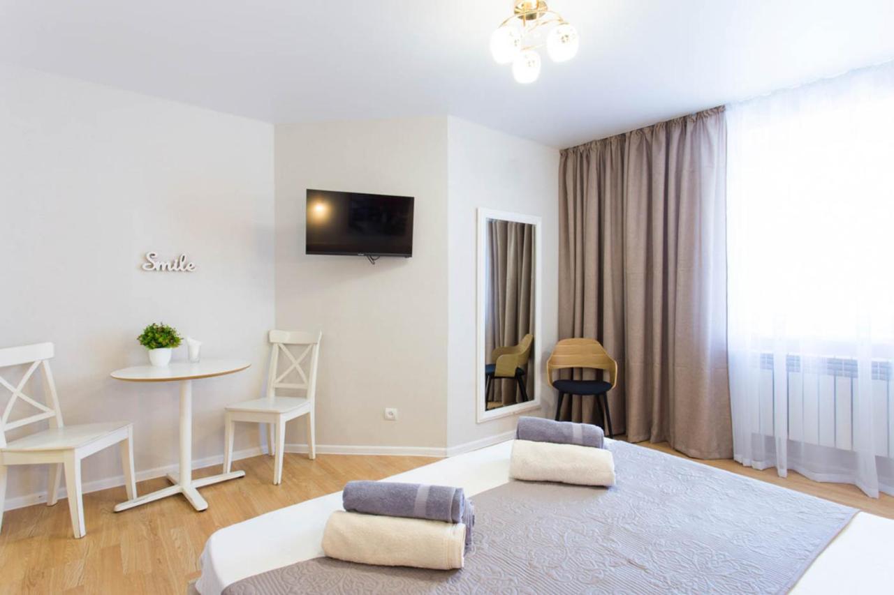 Apartment In The City Center - Gimnasiyna Naberezhna 24A-1 คาร์คิฟ ภายนอก รูปภาพ