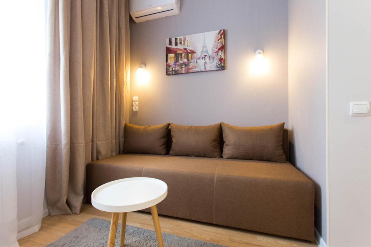 Apartment In The City Center - Gimnasiyna Naberezhna 24A-1 คาร์คิฟ ภายนอก รูปภาพ