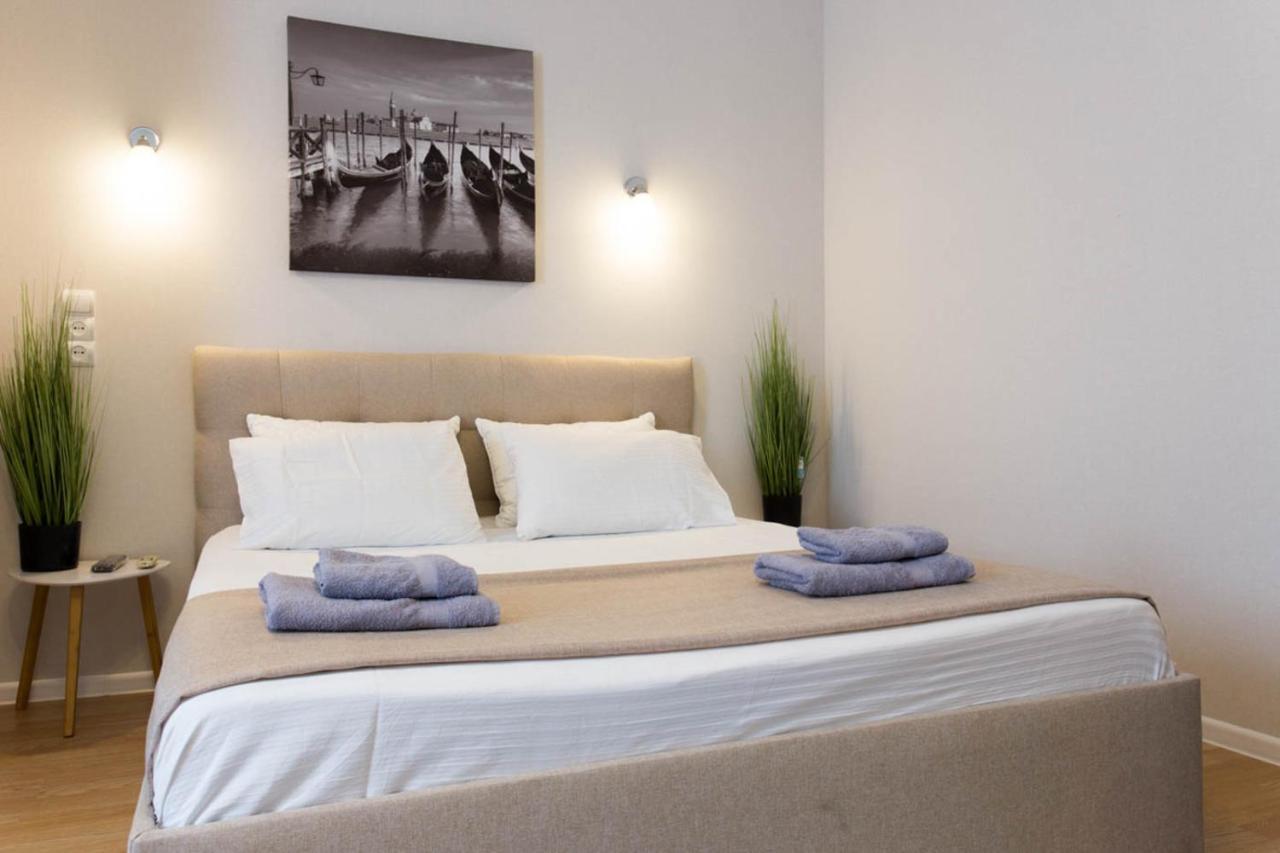 Apartment In The City Center - Gimnasiyna Naberezhna 24A-1 คาร์คิฟ ภายนอก รูปภาพ