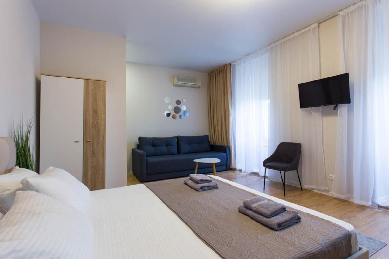 Apartment In The City Center - Gimnasiyna Naberezhna 24A-1 คาร์คิฟ ภายนอก รูปภาพ