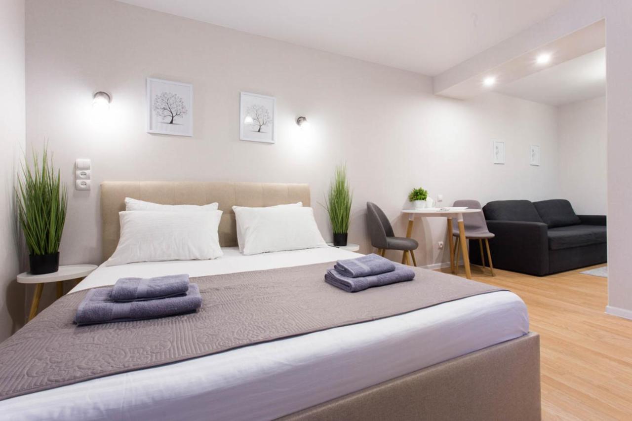 Apartment In The City Center - Gimnasiyna Naberezhna 24A-1 คาร์คิฟ ภายนอก รูปภาพ