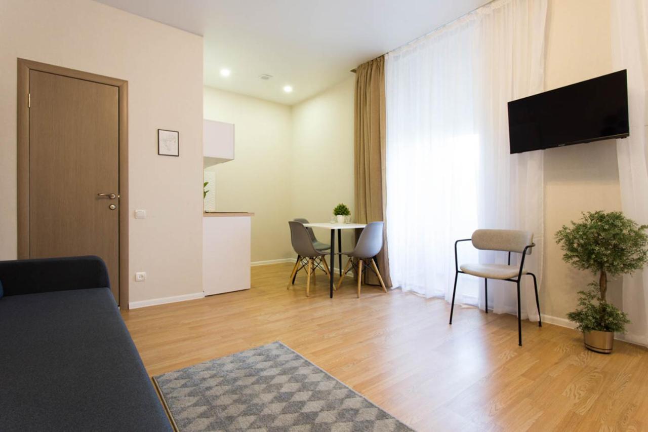 Apartment In The City Center - Gimnasiyna Naberezhna 24A-1 คาร์คิฟ ภายนอก รูปภาพ