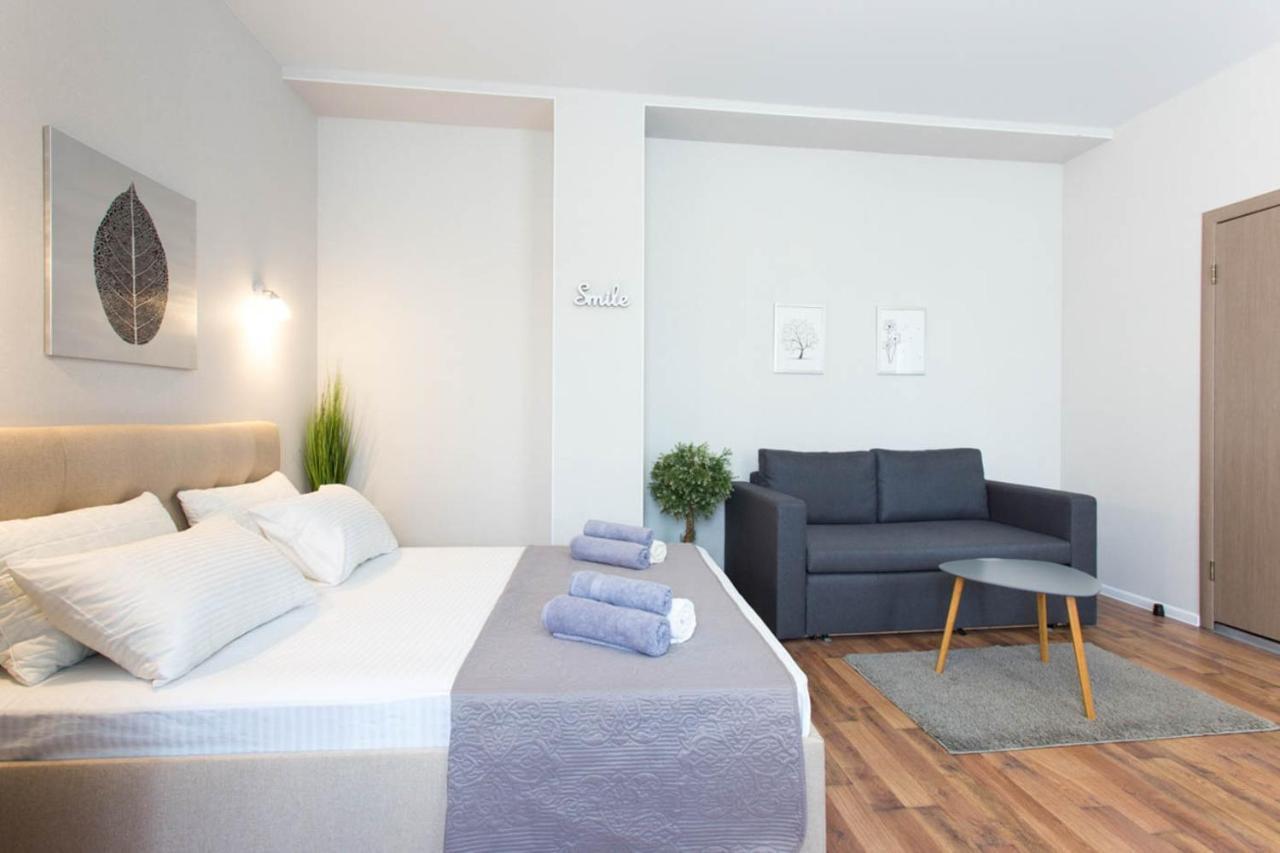Apartment In The City Center - Gimnasiyna Naberezhna 24A-1 คาร์คิฟ ภายนอก รูปภาพ