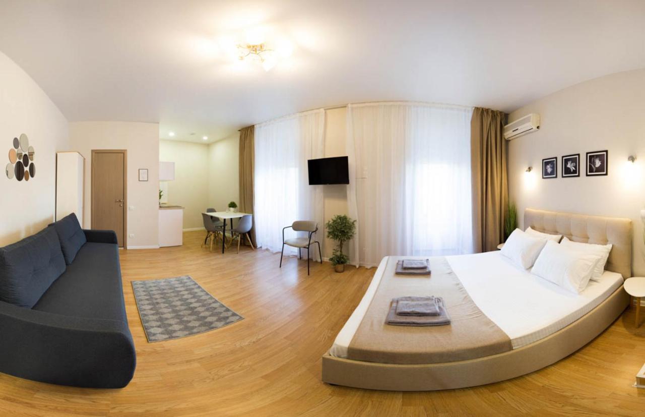 Apartment In The City Center - Gimnasiyna Naberezhna 24A-1 คาร์คิฟ ภายนอก รูปภาพ