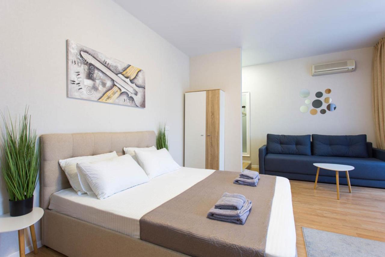 Apartment In The City Center - Gimnasiyna Naberezhna 24A-1 คาร์คิฟ ภายนอก รูปภาพ