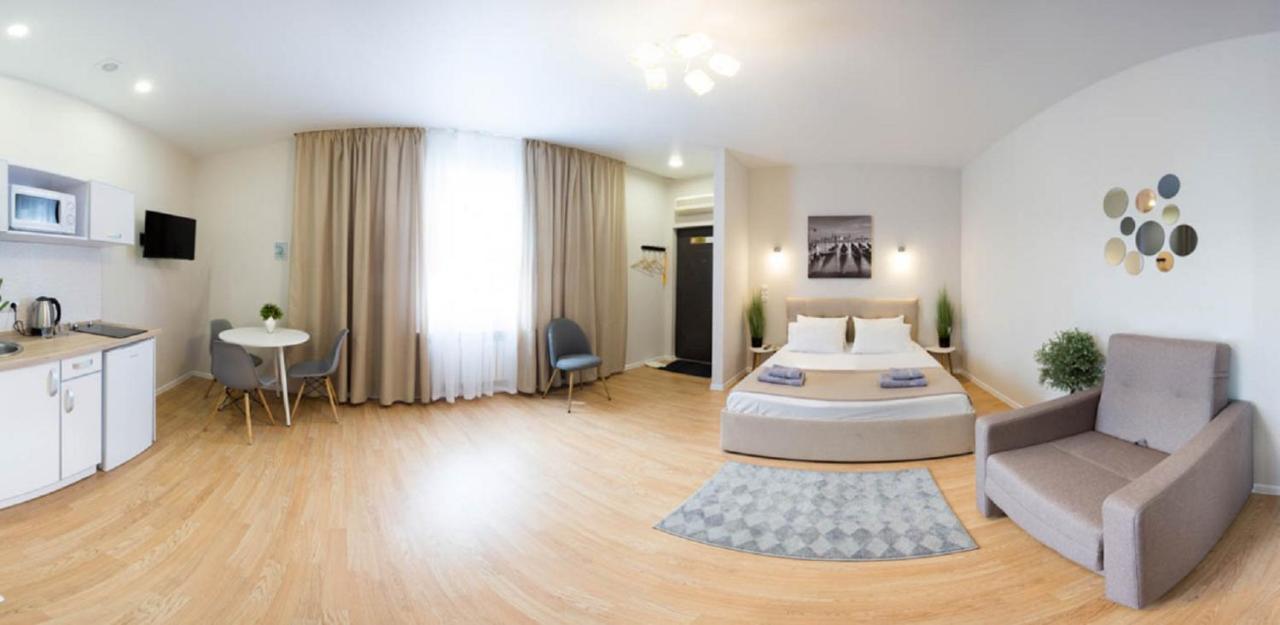 Apartment In The City Center - Gimnasiyna Naberezhna 24A-1 คาร์คิฟ ภายนอก รูปภาพ