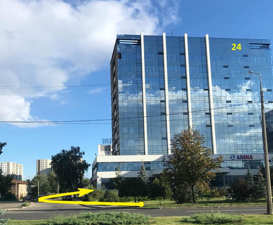 Apartment In The City Center - Gimnasiyna Naberezhna 24A-1 คาร์คิฟ ภายนอก รูปภาพ