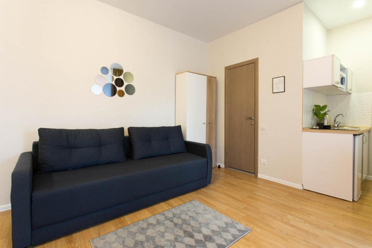 Apartment In The City Center - Gimnasiyna Naberezhna 24A-1 คาร์คิฟ ภายนอก รูปภาพ
